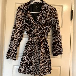 Very cute leopard trench coat
